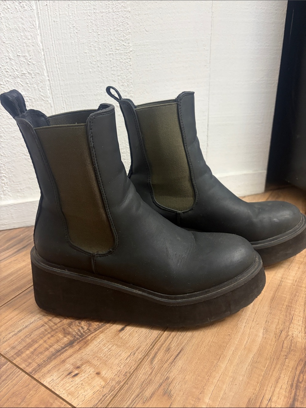 Rocket Dog Black Platform Chelsea Boots with Olive Panels